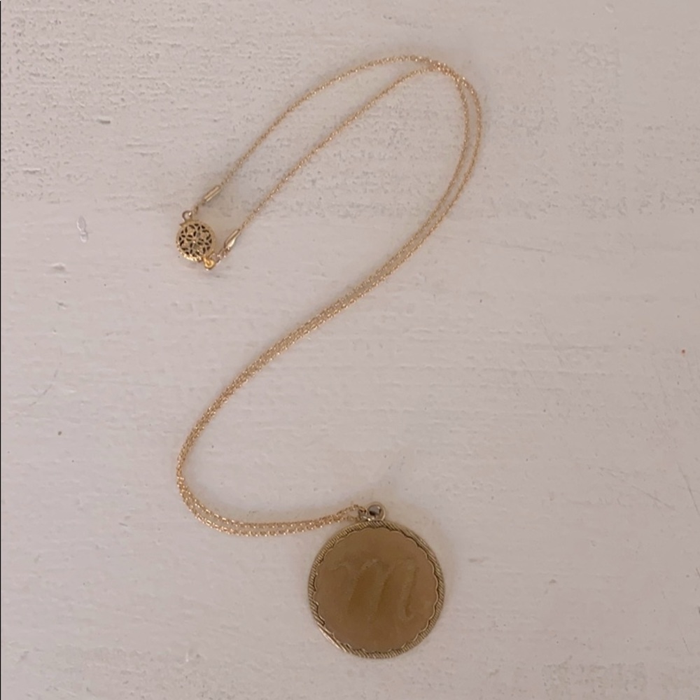 Médaillon necklace
